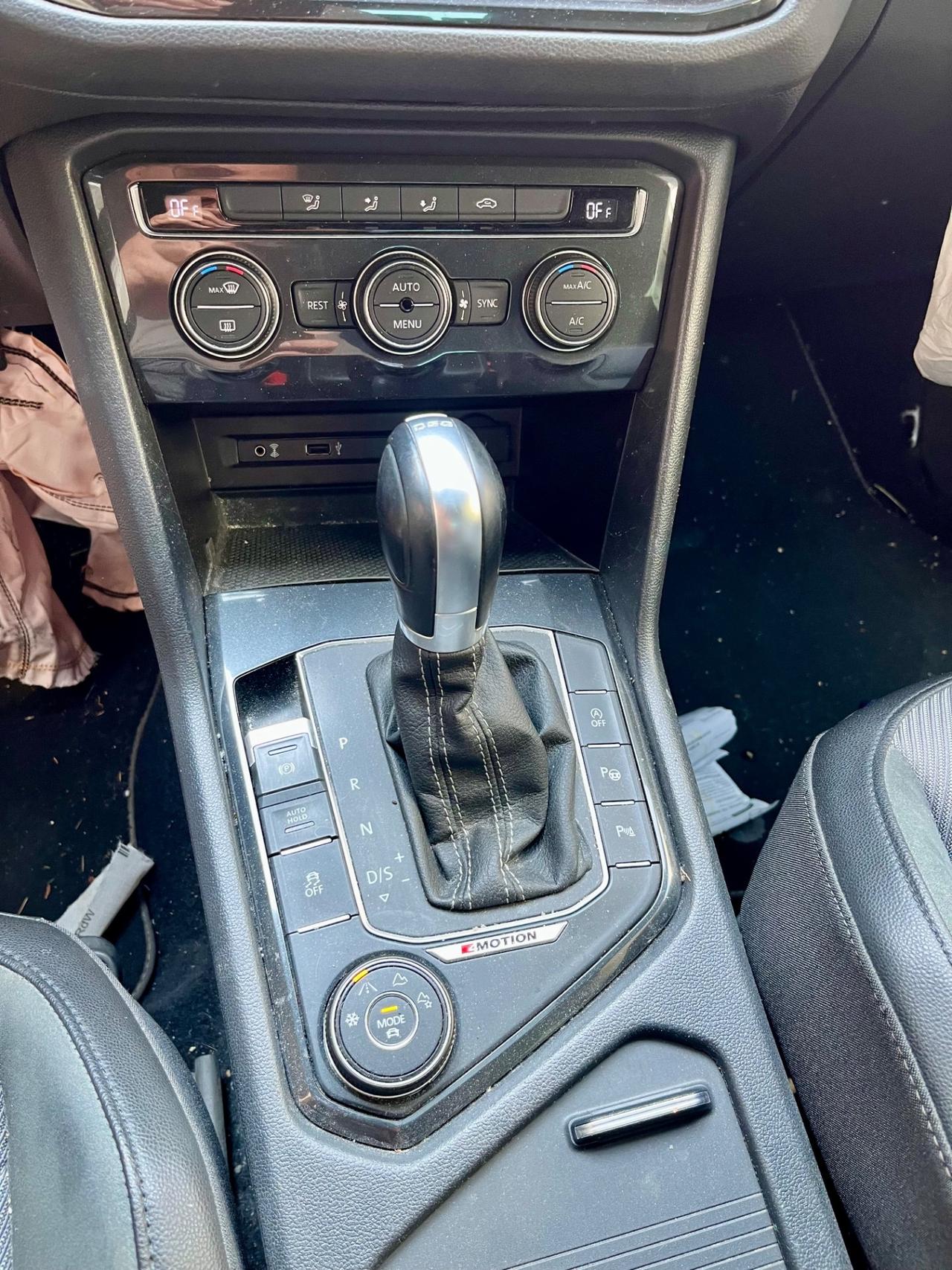 Volkswagen Tiguan 2.0 BiTDI SCR DSG 4MOTION Advanced R-Line BMT