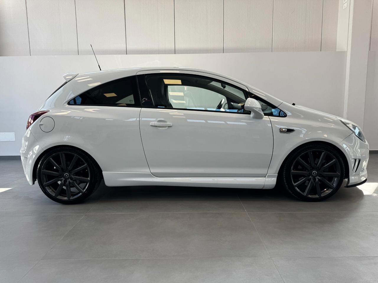 Opel Corsa 1.6 T 3 porte Nürburgring Edition OPC 250CV