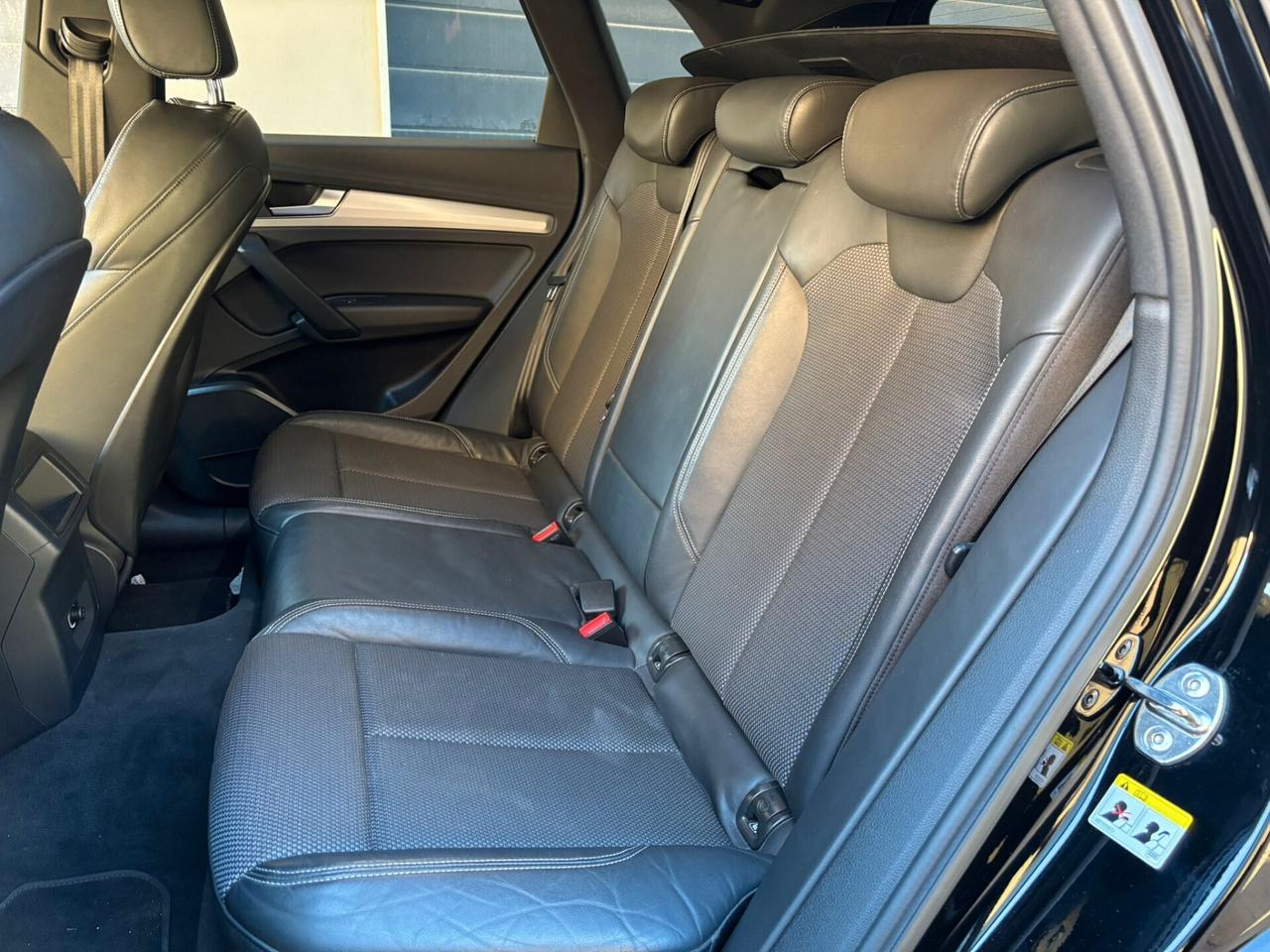 Audi Q5 40 TDI quattro S-tronic ! S-LINE INT/EST. !