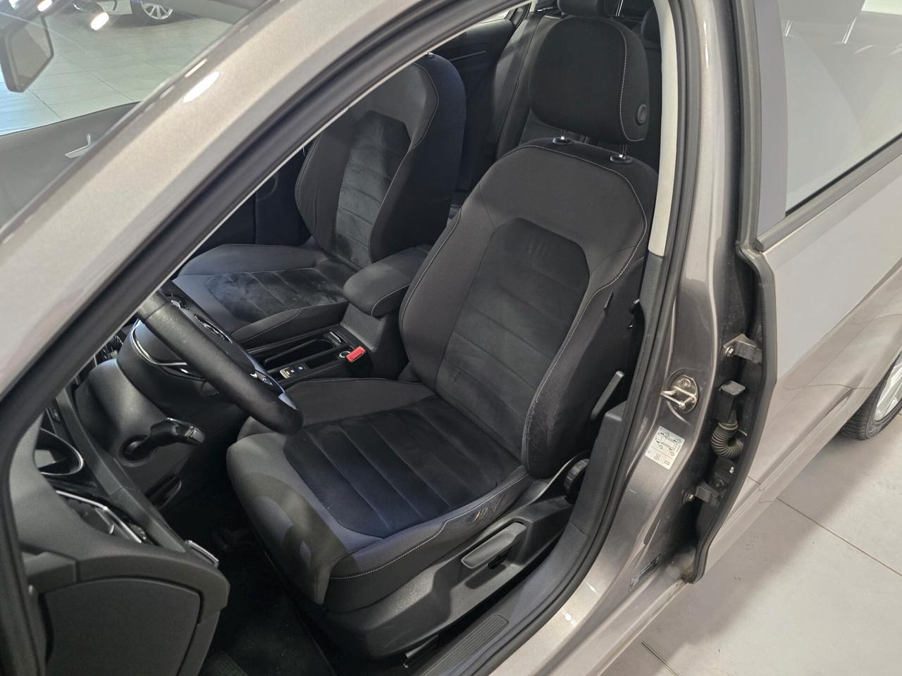 Volkswagen Golf 1.4 TSI 140 CV 5p. Highline BlueMotion Technology