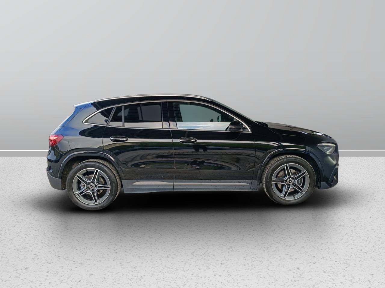 Mercedes-Benz GLA-H247 2023 - GLA 200 d AMG Line Premium auto