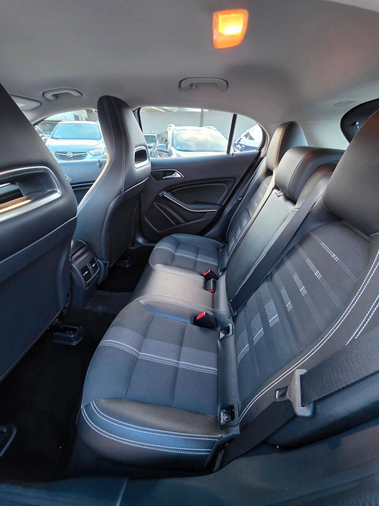 Mercedes-benz GLA 180 d Sport