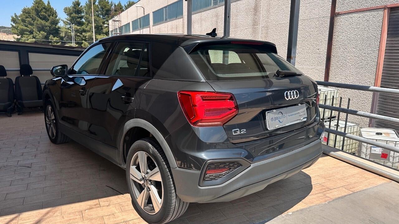 Audi Q2 30 TDI S tronic Identity Black