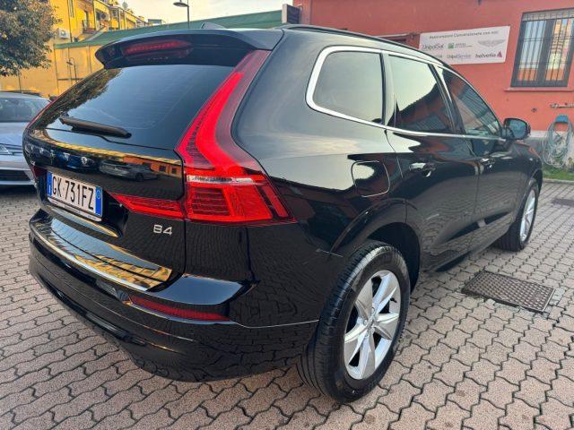 VOLVO XC60 B4(d) 197CV AUT. Mom.Core (AUTOCARRO N1)
