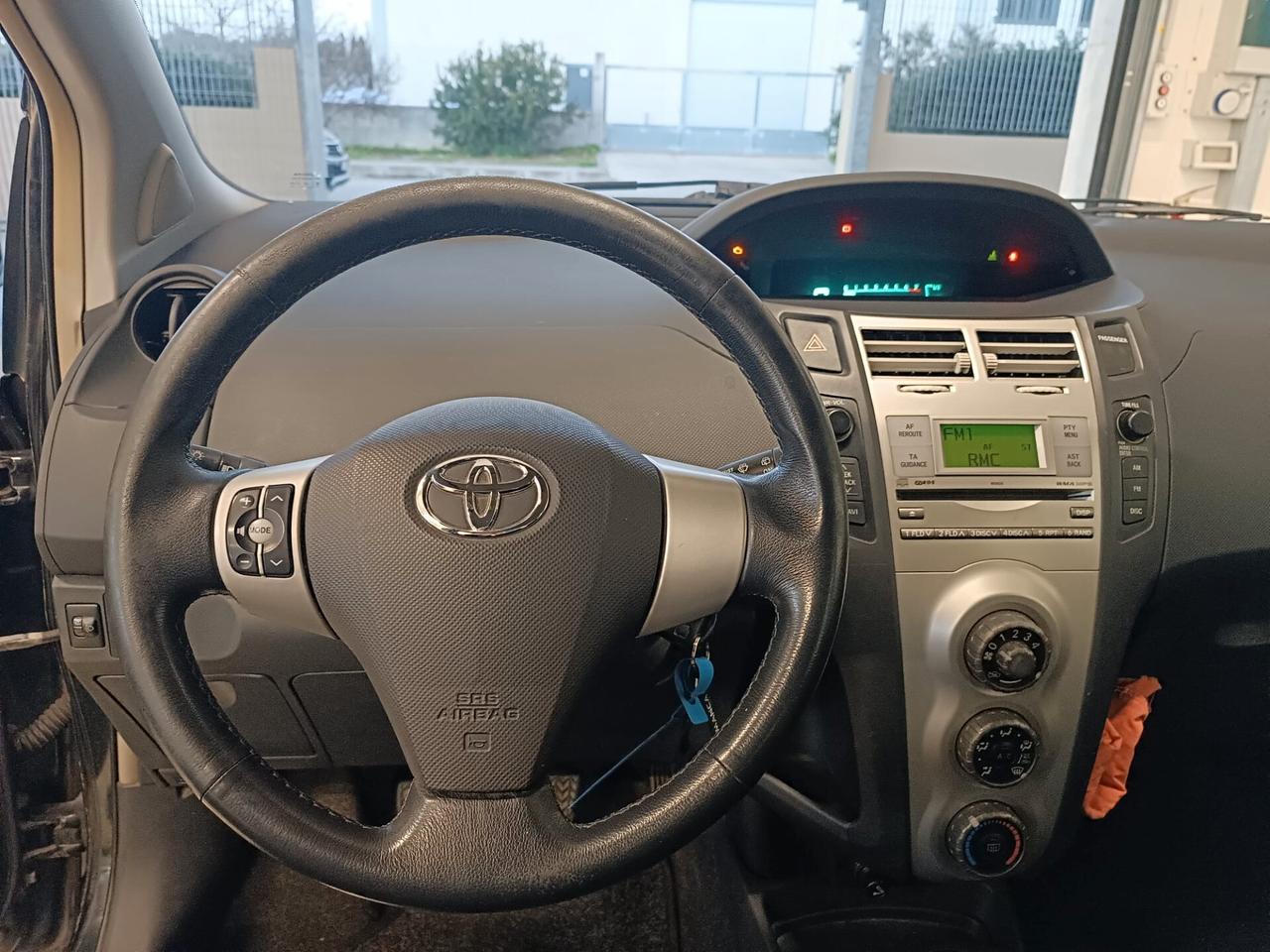 Toyota Yaris 1.3 5 porte Luna