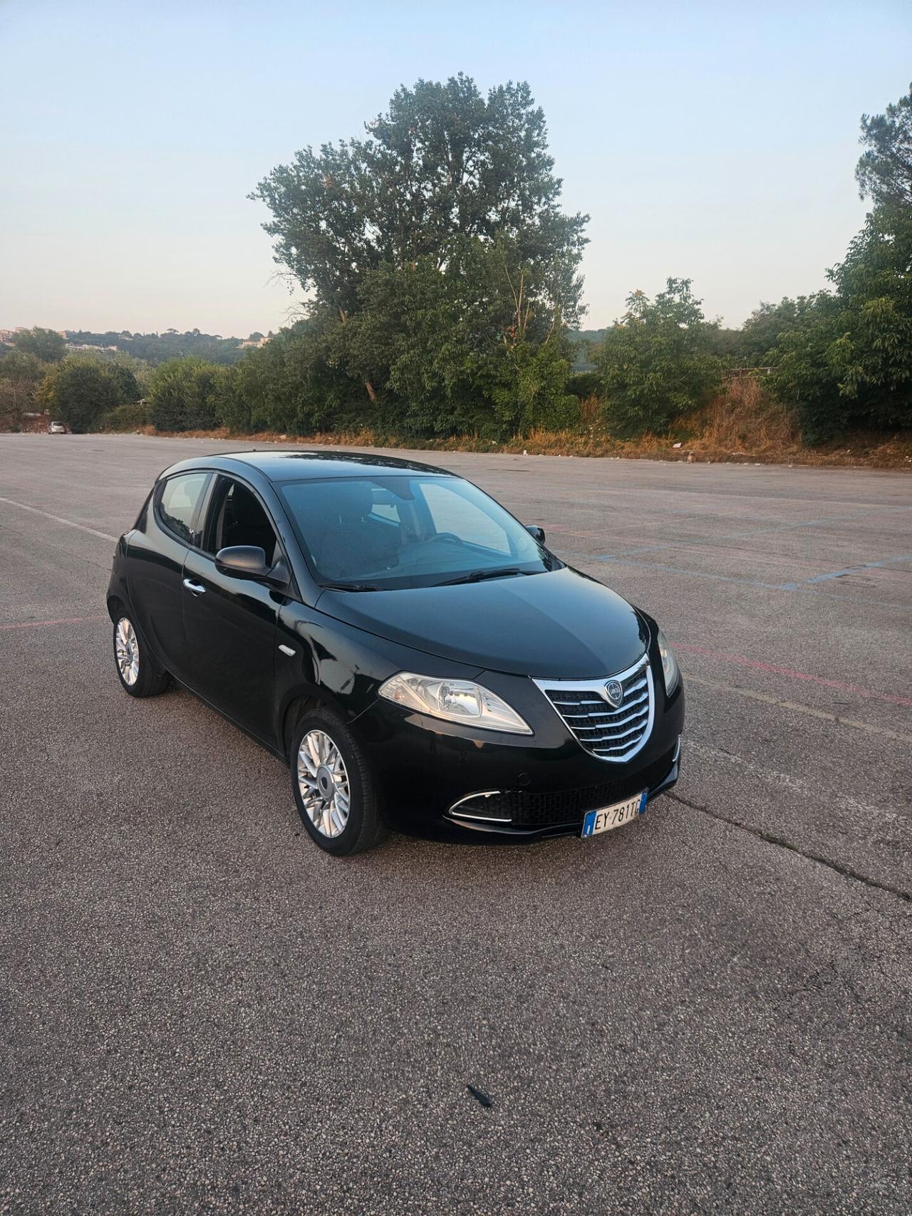 Lancia Ypsilon 1.2 69 CV 5 porte