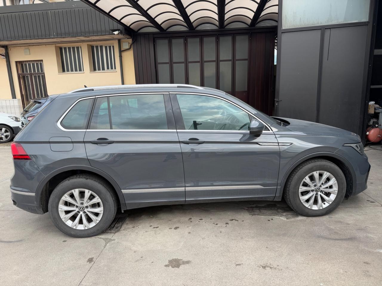 Volkswagen Tiguan 2.0 TDI 150 CV SCR DSG Elegance