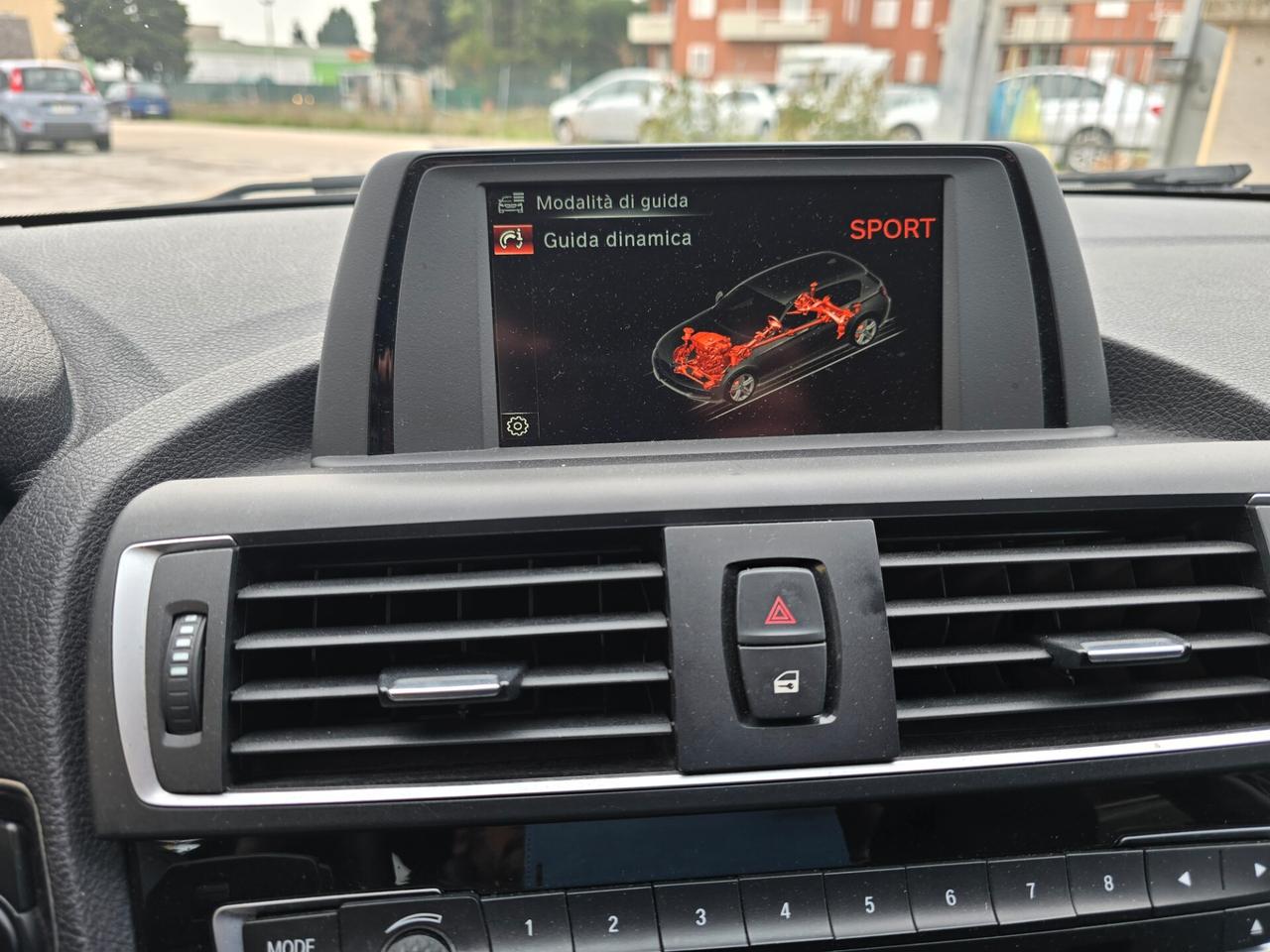 Bmw 118 116d 5p. Sport ( automatico )