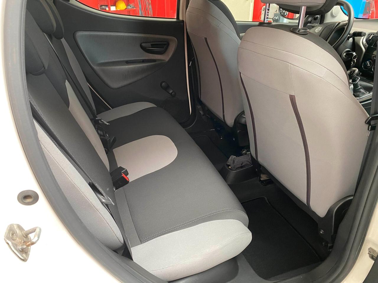 Lancia Ypsilon 1.2 69 CV 5 porte GPL Ecochic Silver