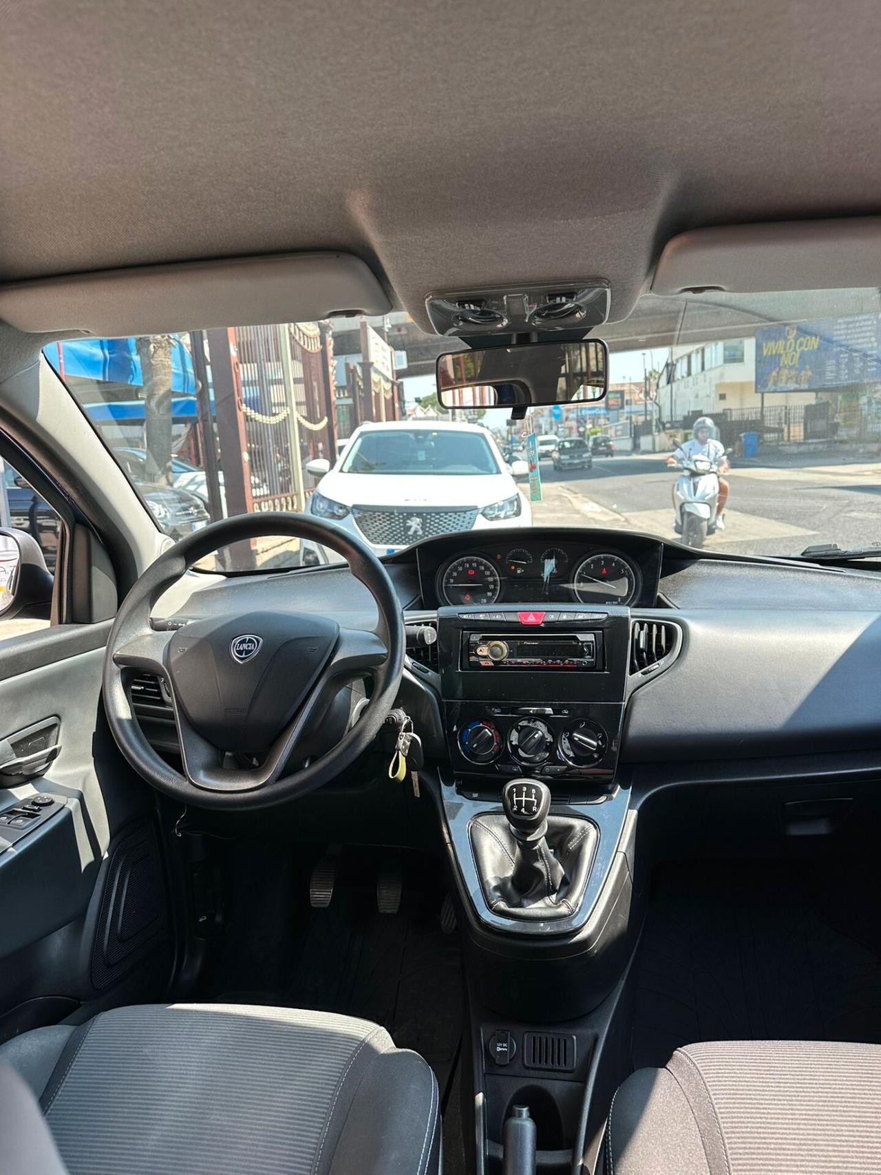 Lancia Ypsilon 0.9 TwinAir 85 CV 5 porte Metano Ecochic Elefantino