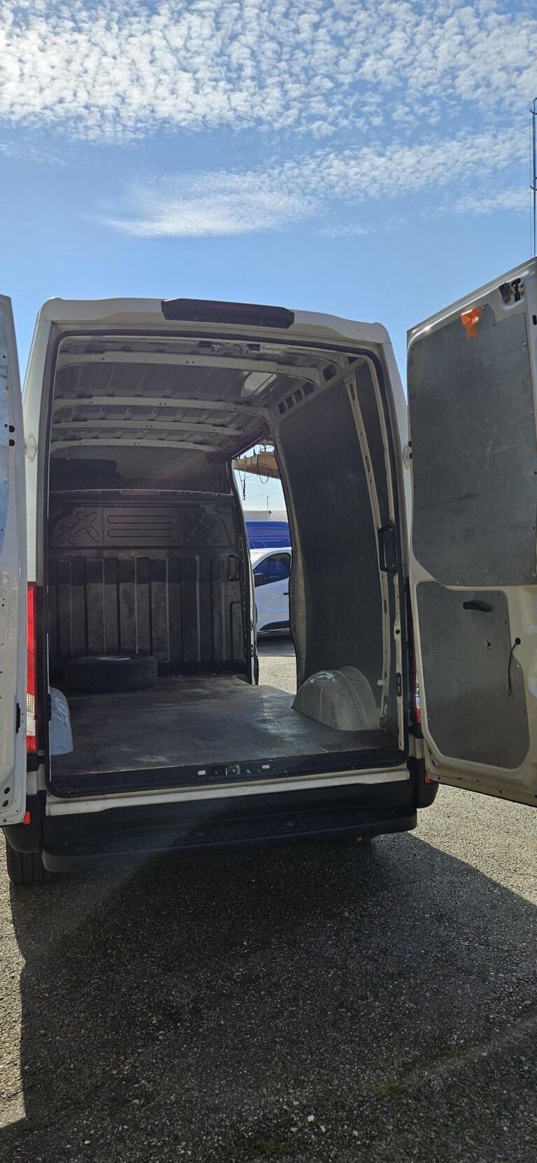 IVECO DAILY 35S12 2.3 HTP PM-TM 116 CV – LUNGHEZZA INT. CASSONE MT. 3,20+IVA