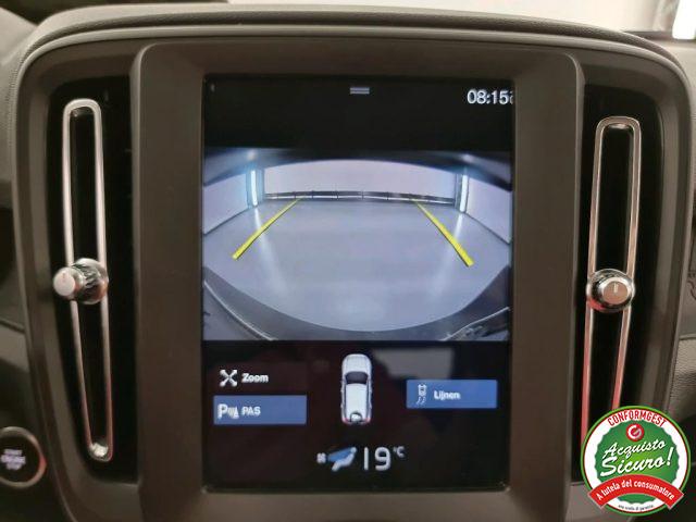 VOLVO XC40 T3 Momentum Navi