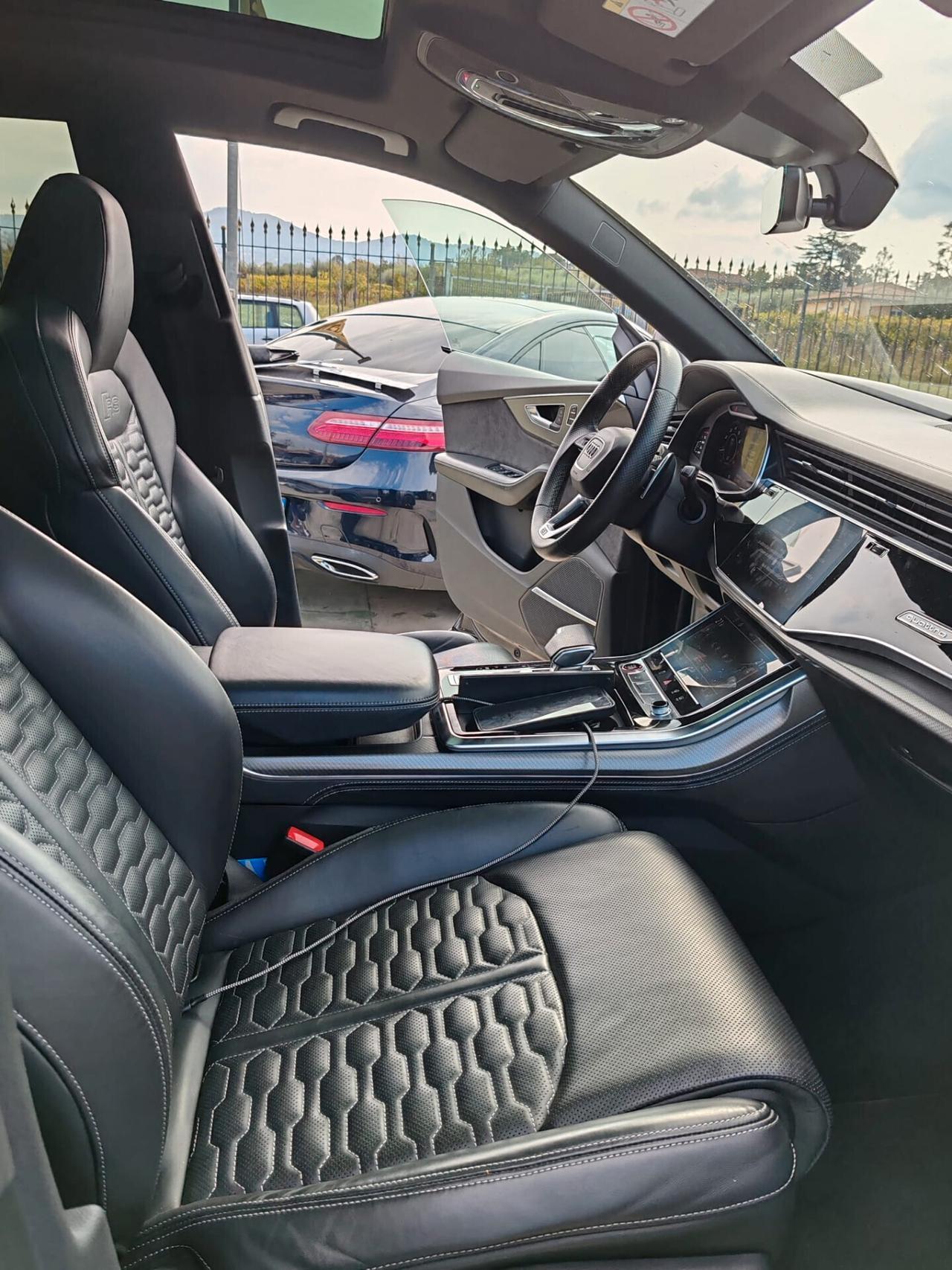 Audi Q8 RS TFSI V8 quattro tiptronic