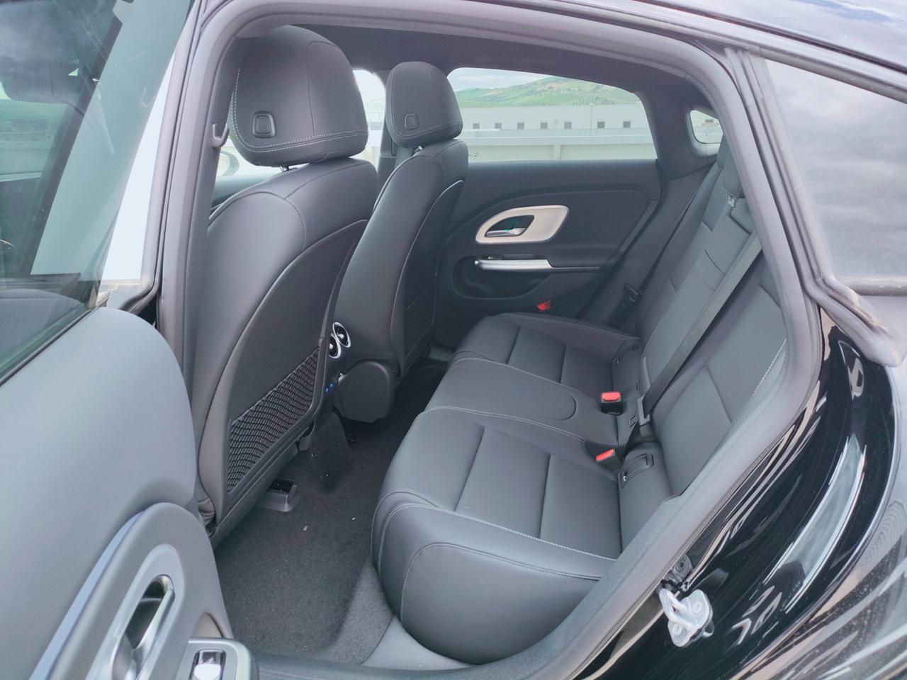 Mercedes-Benz CLA 250+ con tecnologia EQ