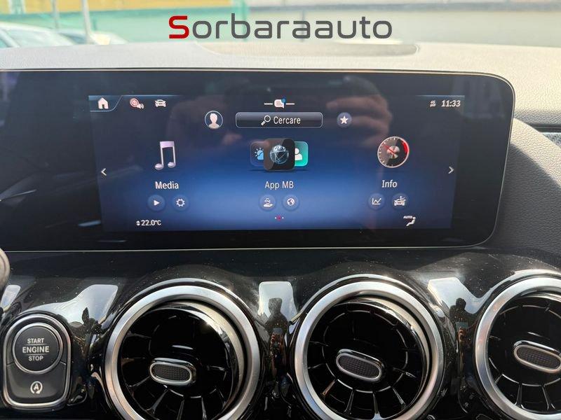 Mercedes-Benz GLA 200 d Automatic AMG Line Premium con Tetto Panoramico.