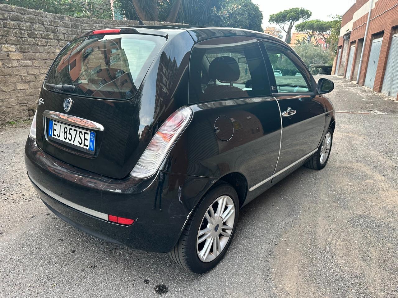 Lancia Ypsilon 1.2 69 CV Unyca *NEOPATENTATI*