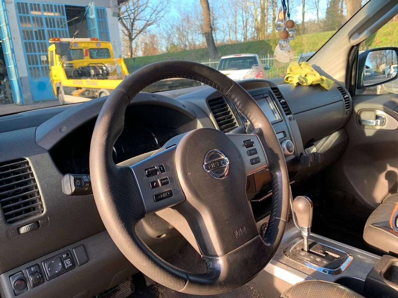 Nissan Navara 3.0 dCi 4 porte Double Cab LE V6