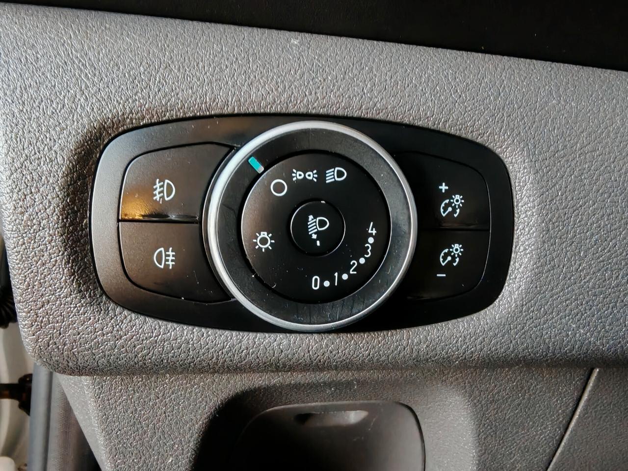 Ford Transit Custom 2.0 EcoBlue Hybrid 130 PC Titanium