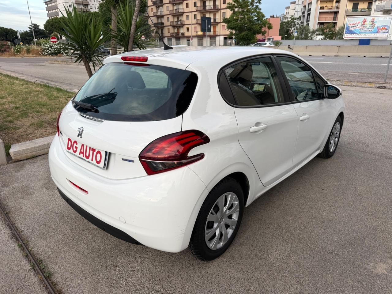 Peugeot 208 BlueHDi 1.6 Diesel 75 cv 2016
