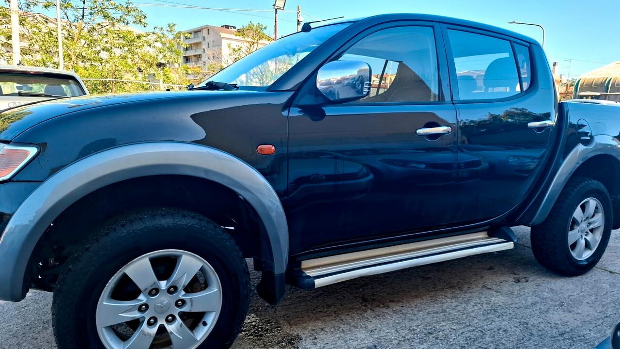 L200 2.5 DI-D/136CV Double Cab Intense