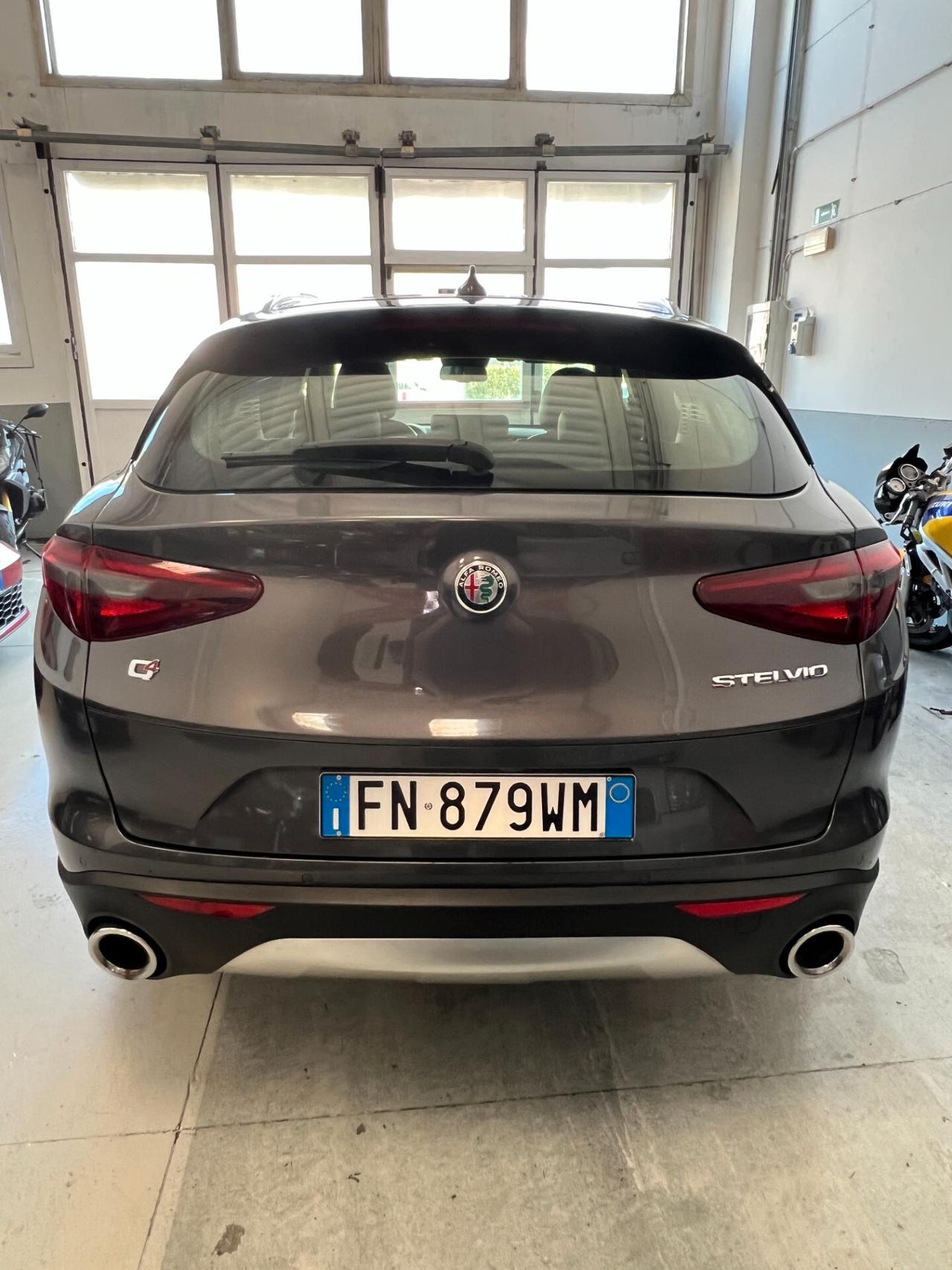 Alfa Romeo Stelvio 2.2 Turbodiesel 210 CV AT8 Q4 Super