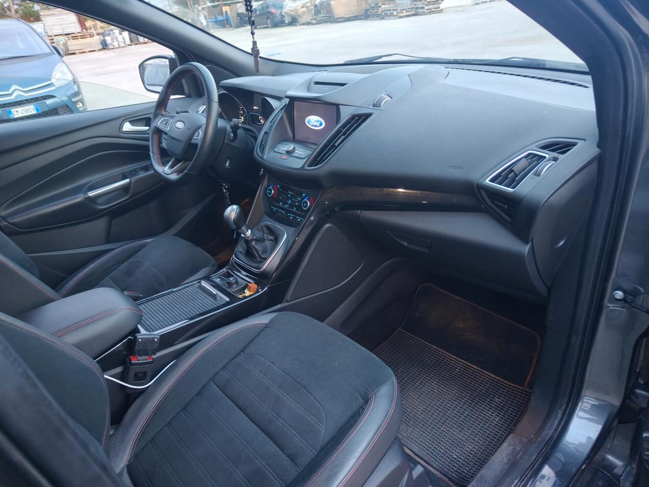 Ford Kuga 1.5 TDCI 120 CV S&S 2WD ST-Line