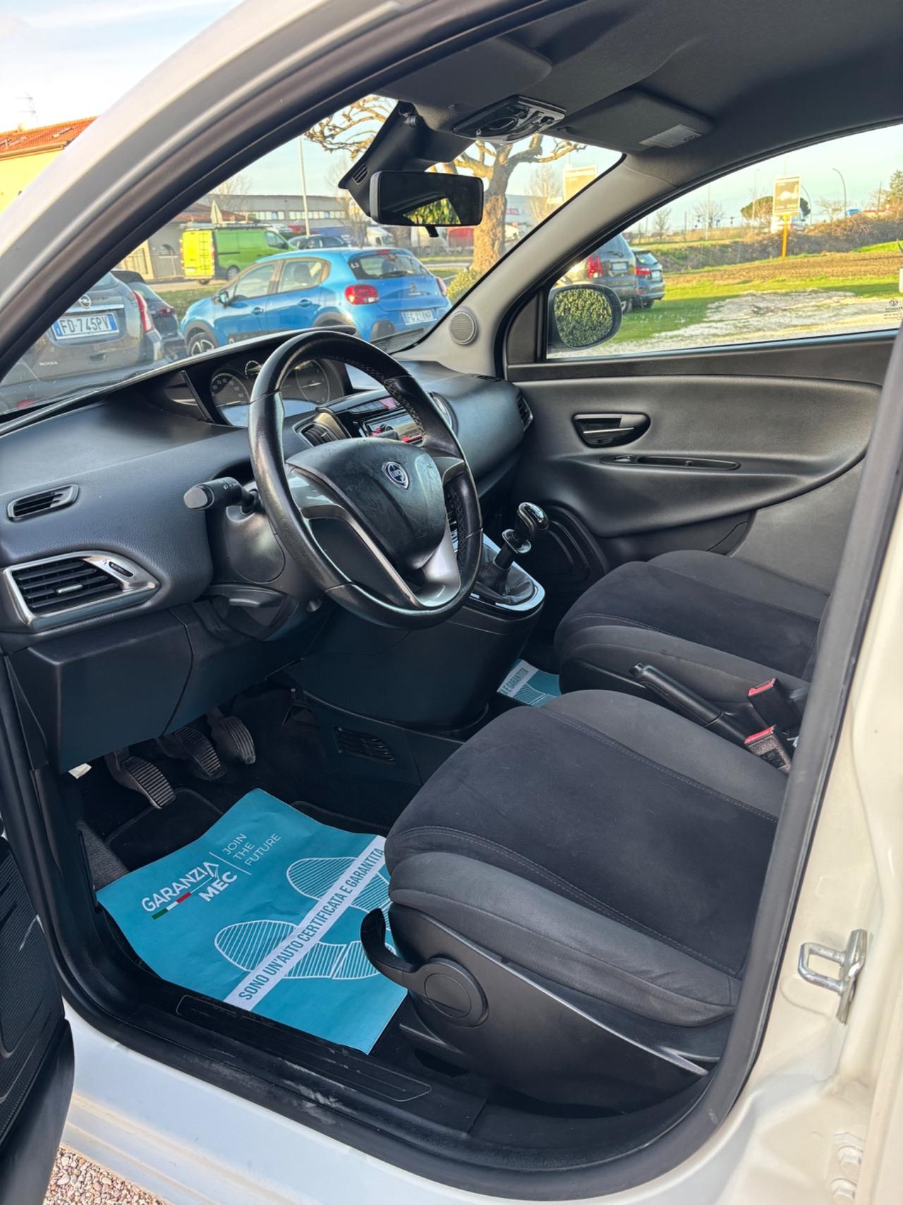 Lancia Ypsilon 0.9 TwinAir 85 CV 5 porte Metano Ecochic Gold