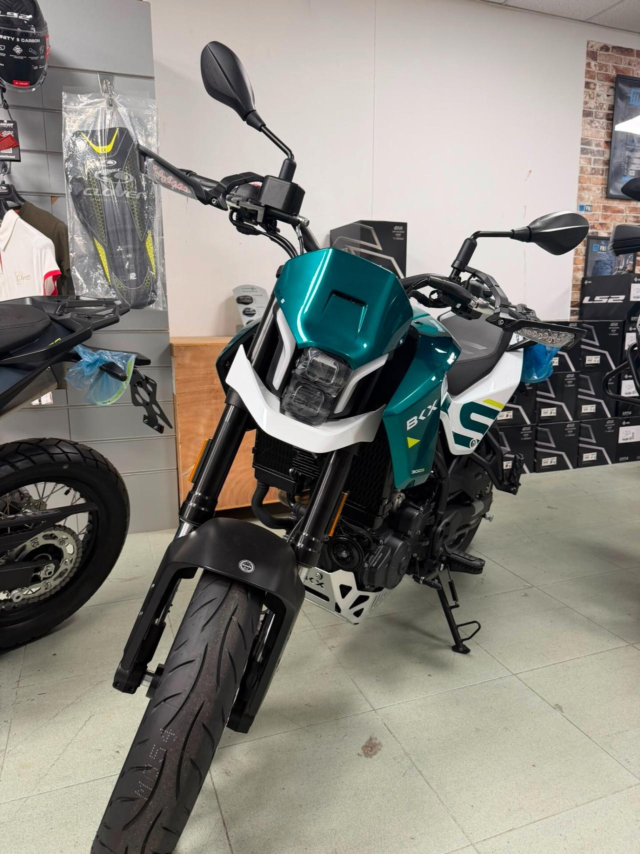 Benelli BKX 300 BKS & BKX