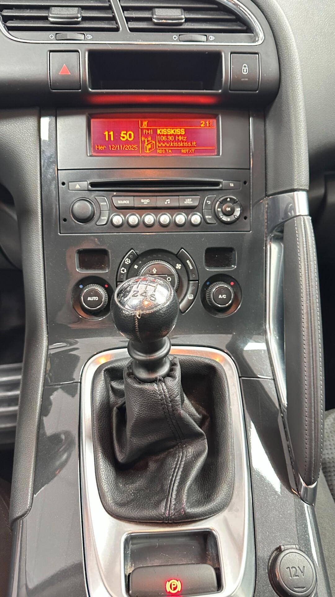 Peugeot 3008 1.6 HDi 115CV Business