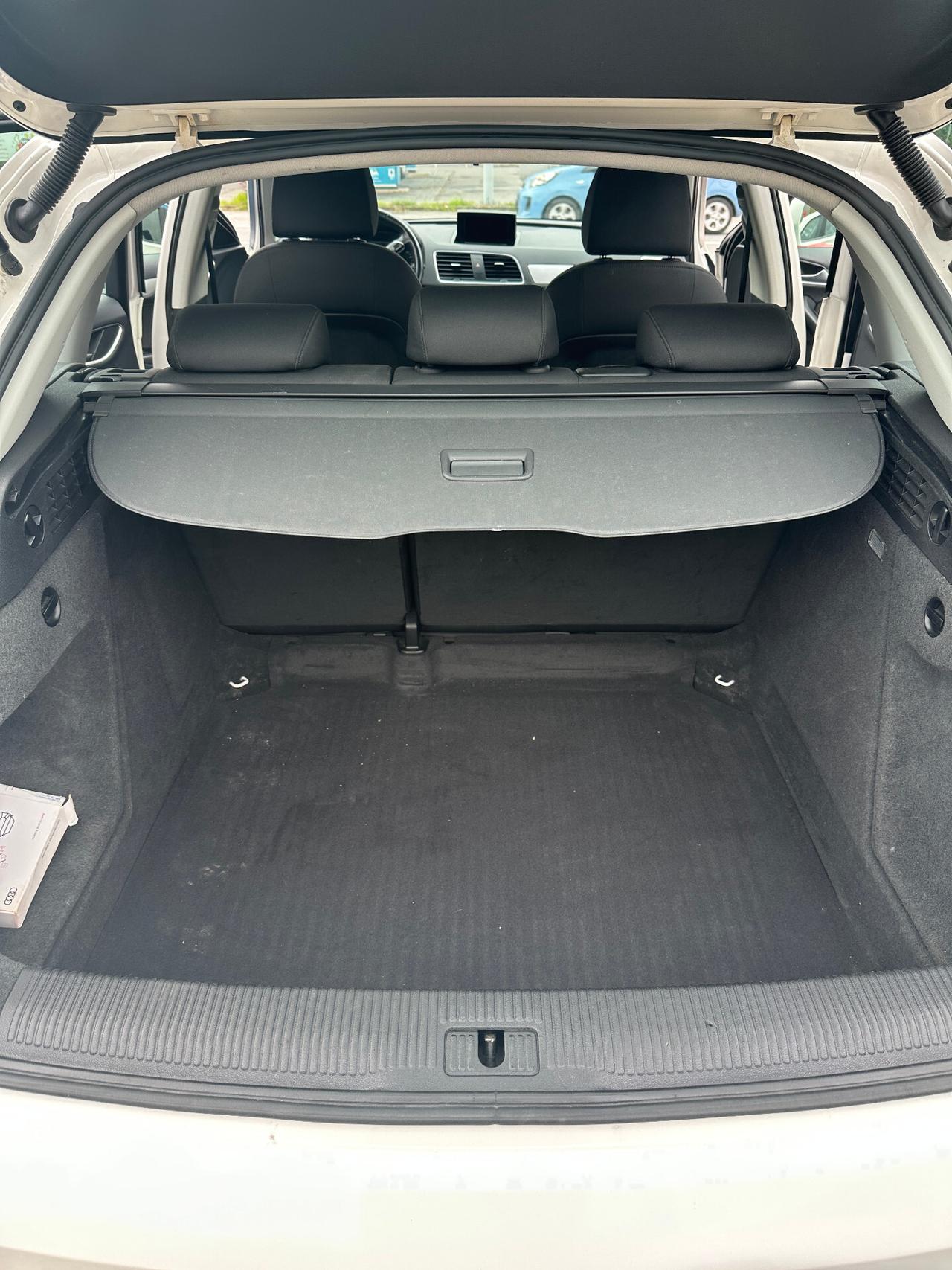 Audi Q3 2.0 TDI 120 CV Business