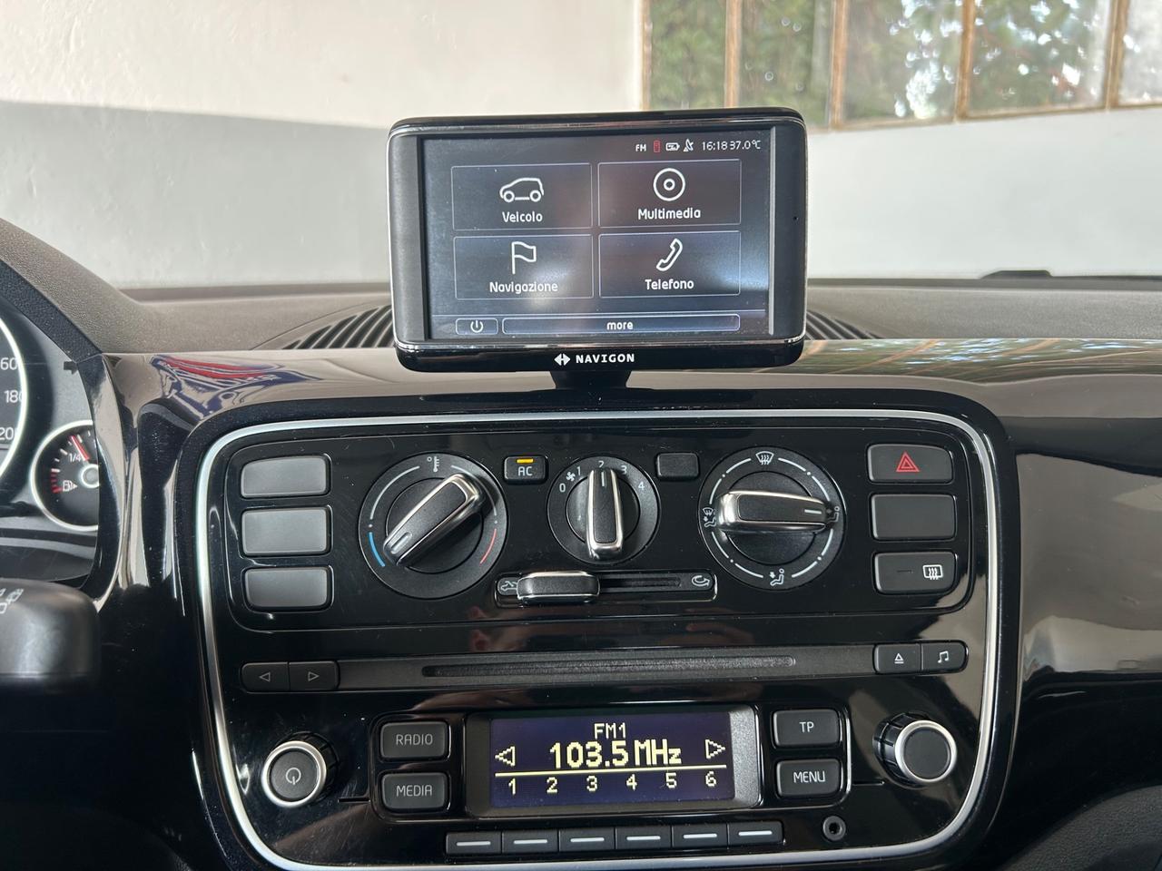 Volkswagen up! 1.0 75 CV 3p. black full.navi,bluetooth