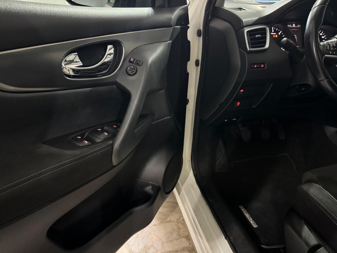 Nissan Qashqai 1.5 dCi N-Connecta Aziendale