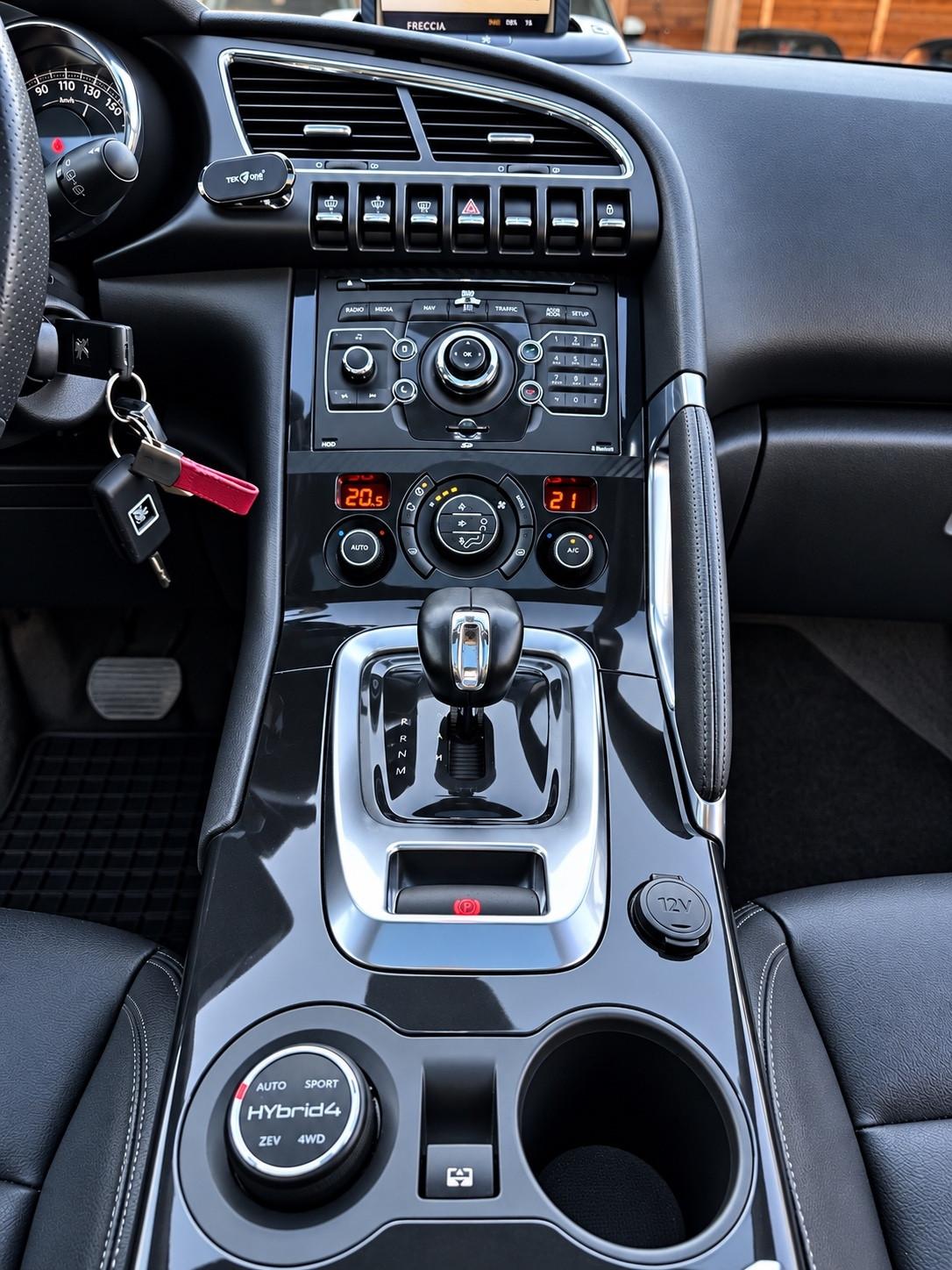 Peugeot 3008 HYbrid4 catena di distribuzione eseguita