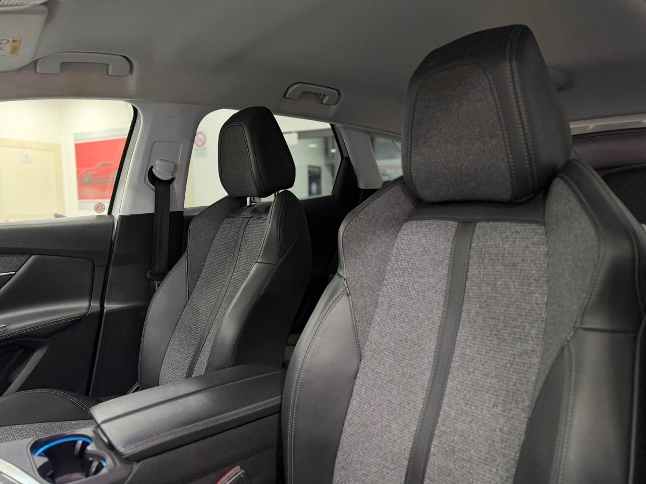 Peugeot 3008 BlueHDi 130 S&S EAT8 Allure