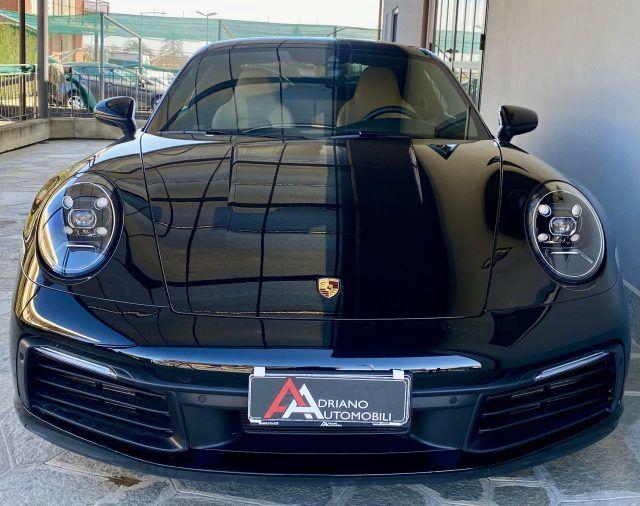 PORSCHE 911 Carrera 4
