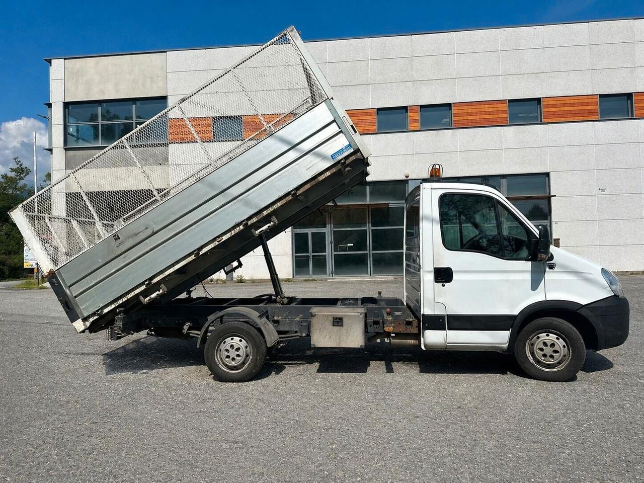 Iveco DAILY 2.3 Diesel 35S