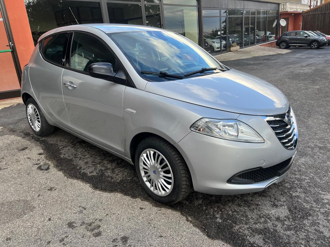 Lancia Ypsilon 1.2 69 CV5porte Silver-soloKm47500-