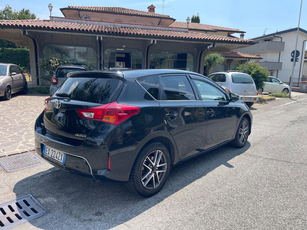 Toyota Auris 1.4 D-4D Lounge