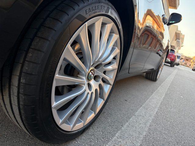 ALFA ROMEO Giulietta 1.6JTDm-2 105 Exclusive *PelleRossa*