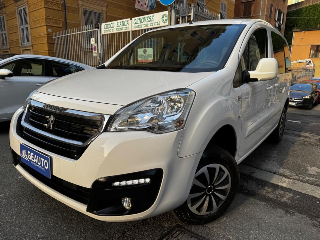 Peugeot Partner Tepee BlueHDi 100 4x4 Active Traction Control