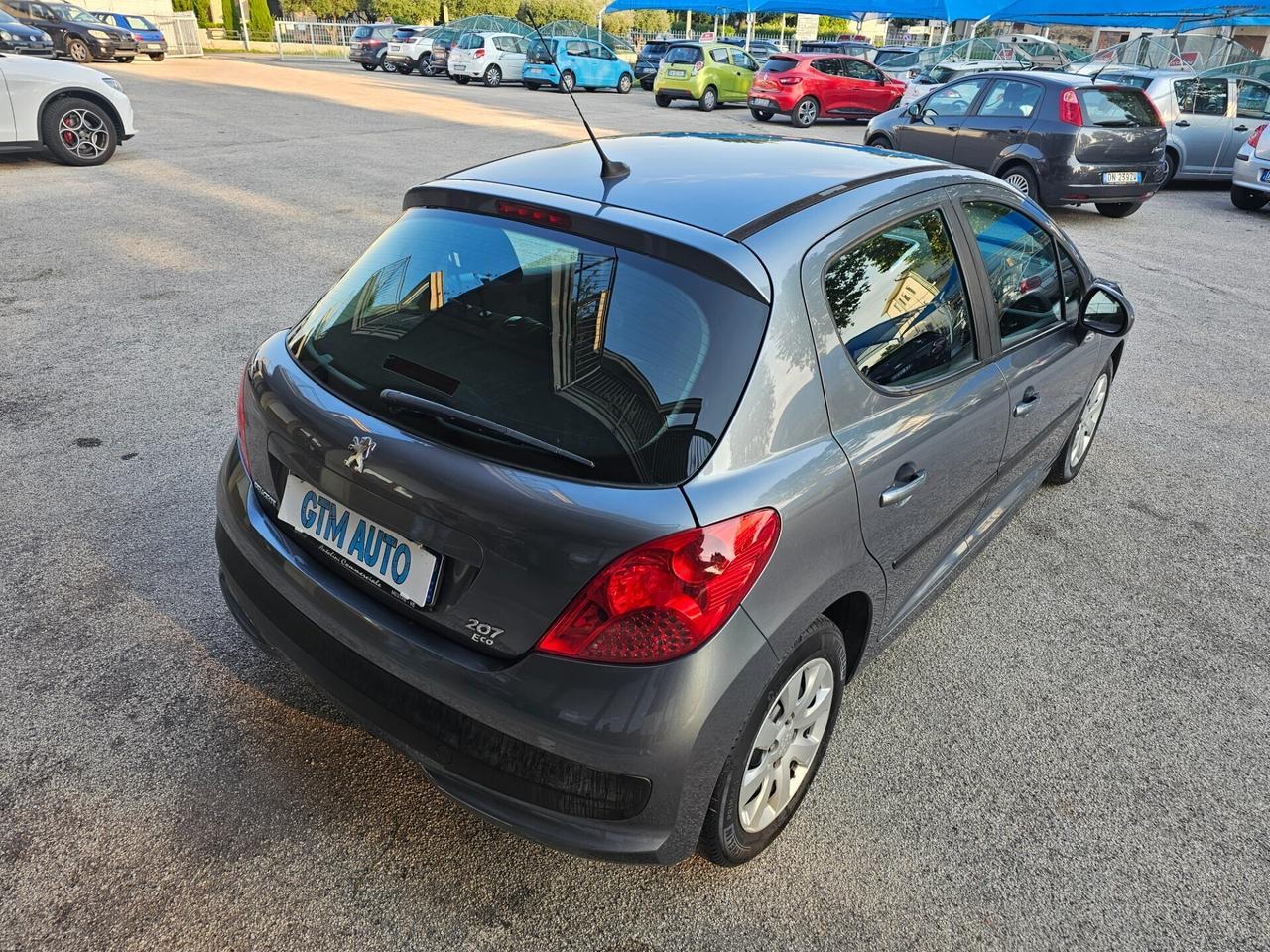 Peugeot 207 1.4 8V 75CV 5p. GPL