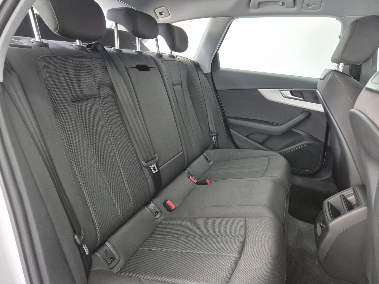 Audi A4 Avant 30 2.0 tdi 136cv S tronic