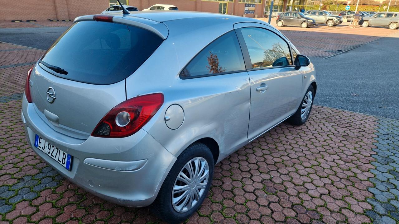 Opel Corsa 1.2 Neopatentati