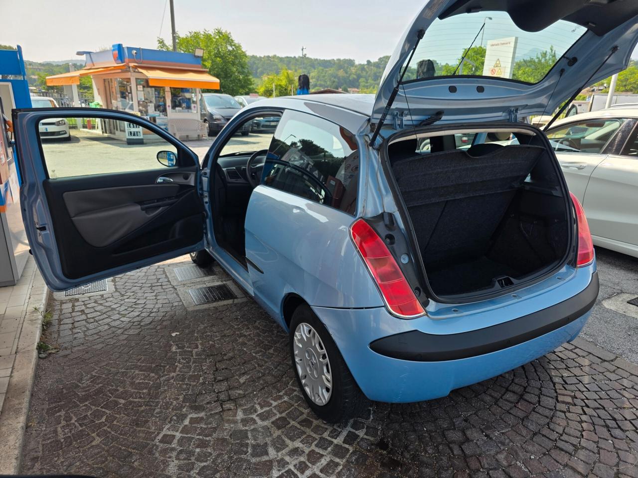 Lancia Ypsilon 1.2 con 140.000km