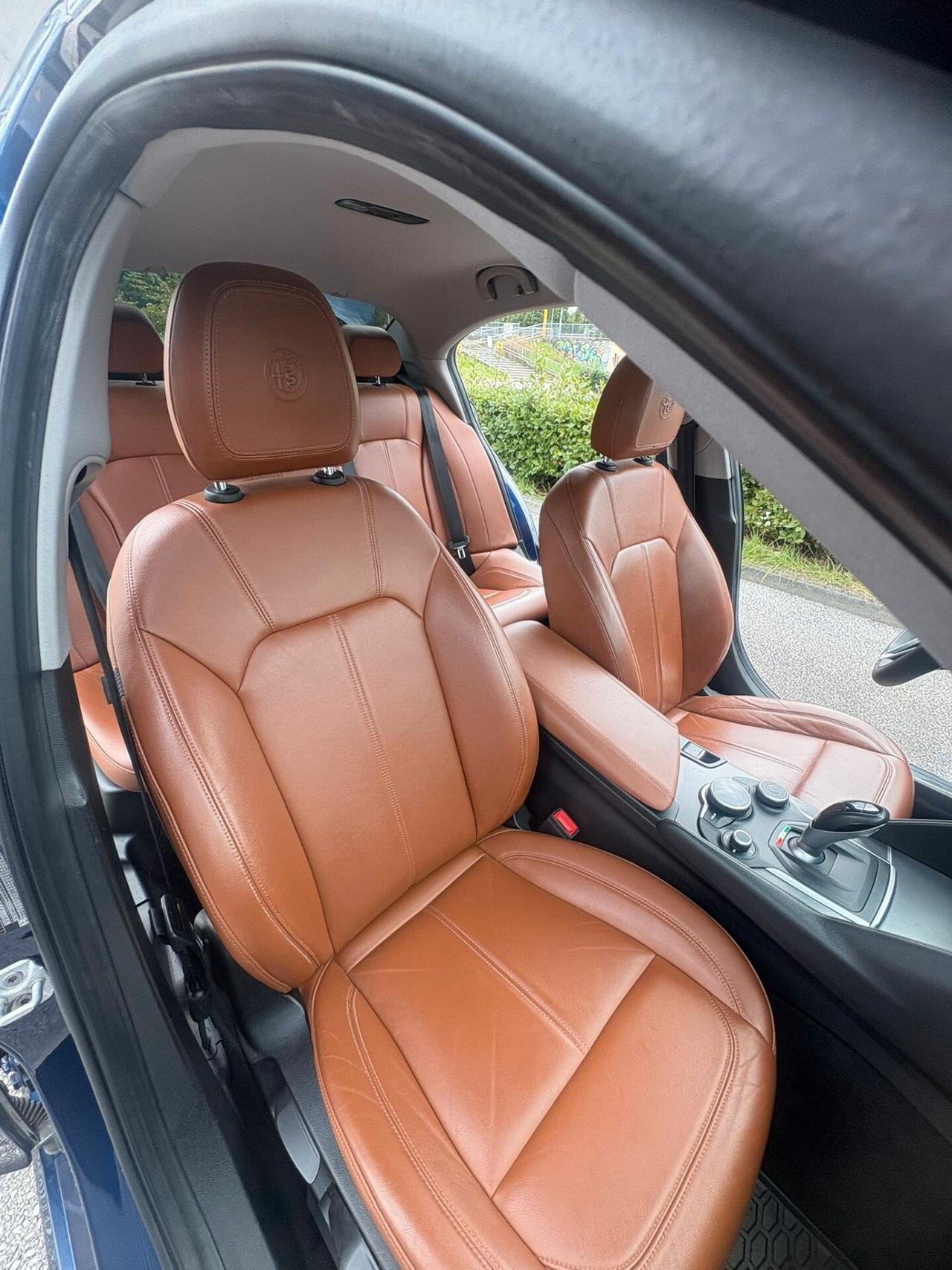 Alfa Romeo Giulia 2.2 Turbodiesel 180 CV AT8 Business Sport Launch Ed.