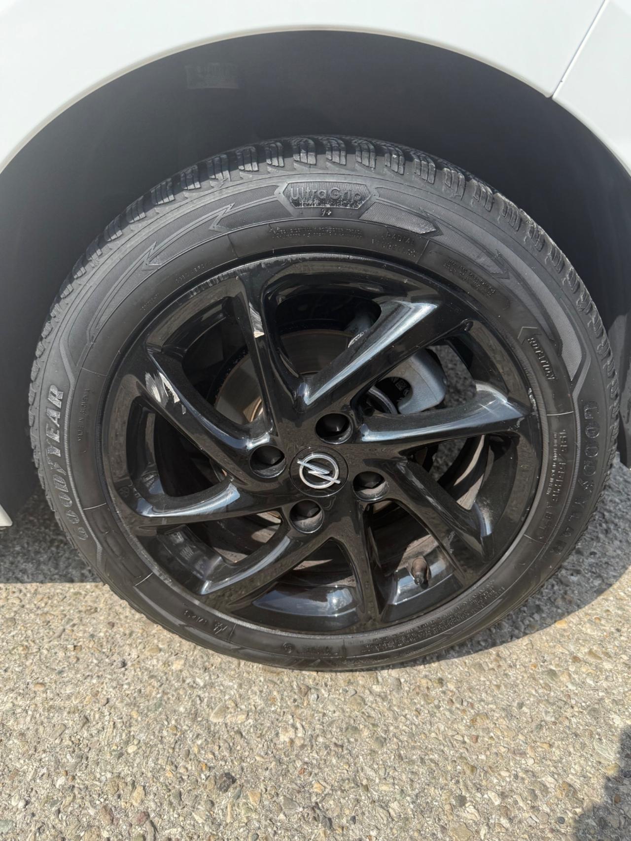 Opel Corsa 1.5 D 100 CV GS Line +