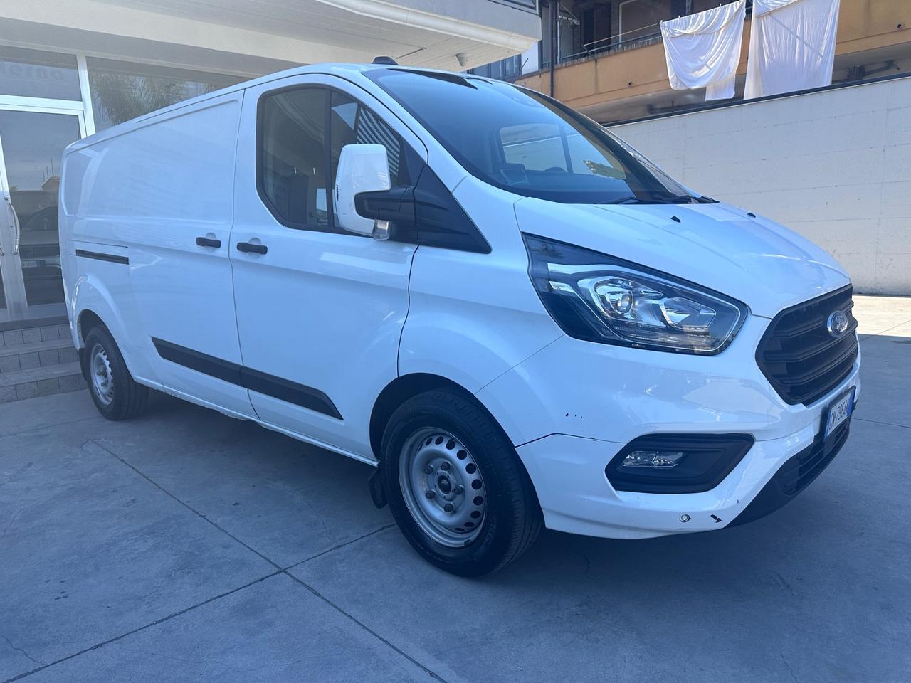Ford Transit Custom 300 2.0 EcoBlue 130 PASSO LUNGO