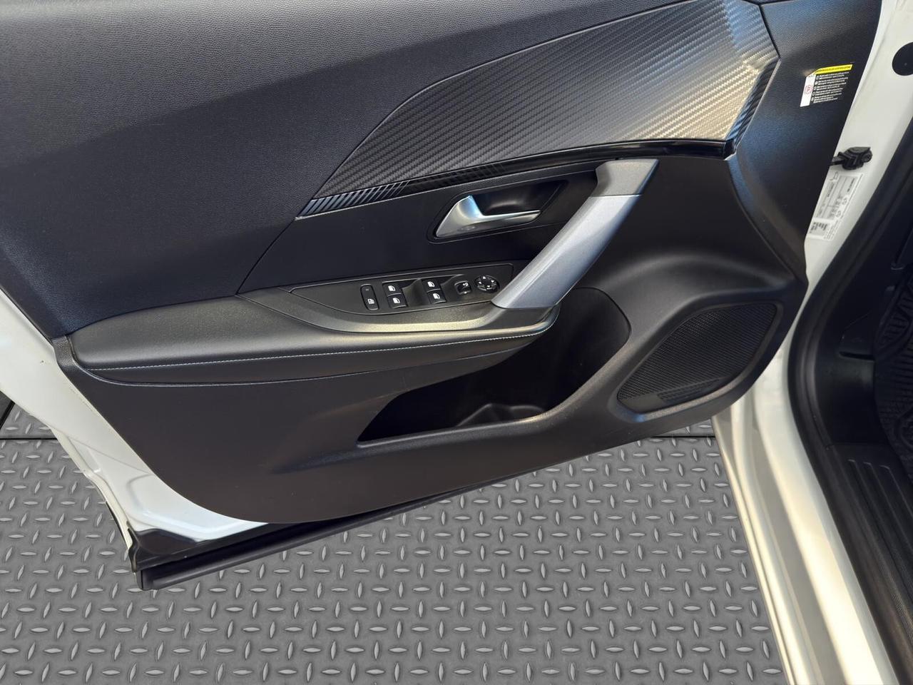 Peugeot 2008 1.5 bluehdi 130cv Allure automatica 2020