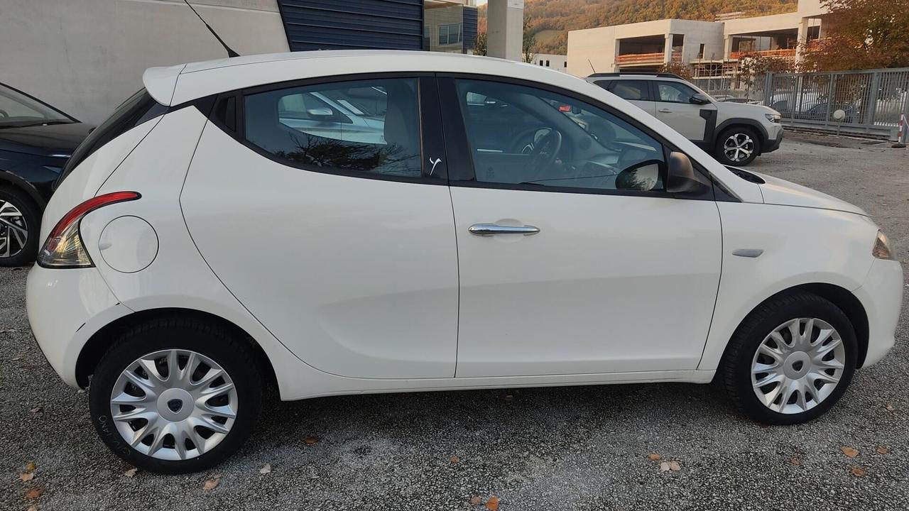 Lancia Ypsilon 1.3 MJT 16V 95 CV 5 porte S&S Silver