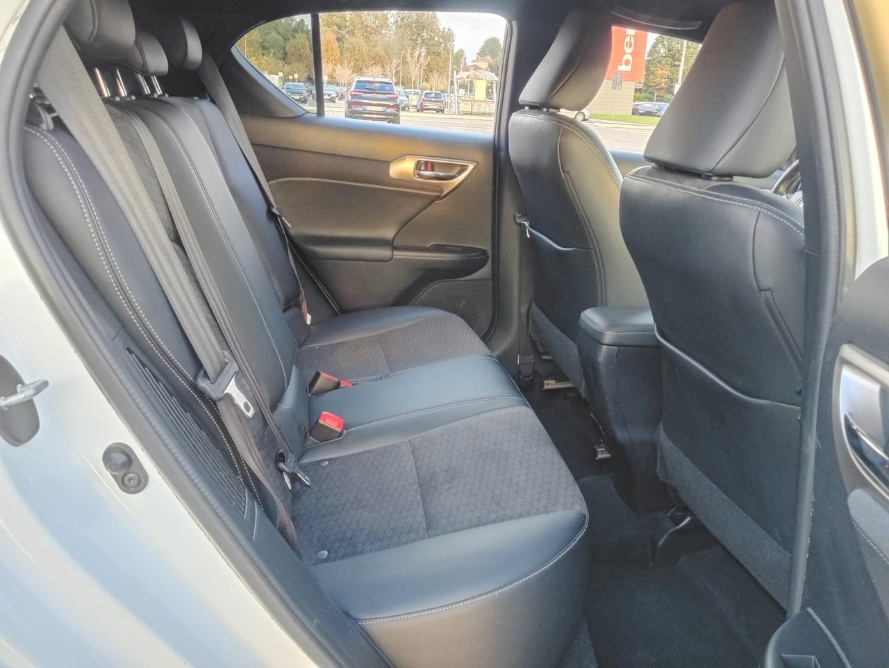 Lexus CT 200h Hybrid F Sport*Automatik*Navi*Pelle*Xenon*Camera